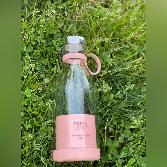 Pink Portable mini blender. - Picture 4 of 4